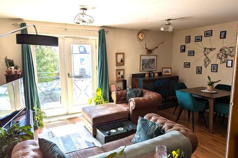2 bedroom flat for sale, Conigre Square, Trowbridge