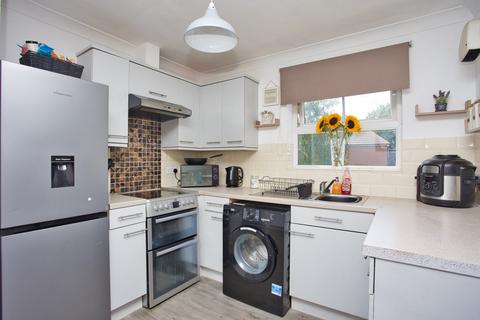 2 bedroom flat for sale, Stanley Road, Folkestone, Kent, CT19