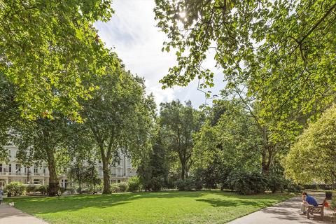 3 bedroom maisonette for sale, St. Georges Square, London SW1V