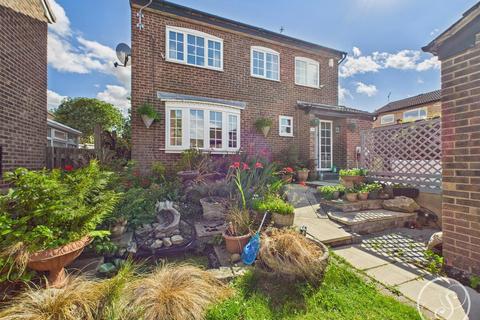 4 bedroom detached house for sale, Dovedale Gardens, Leeds