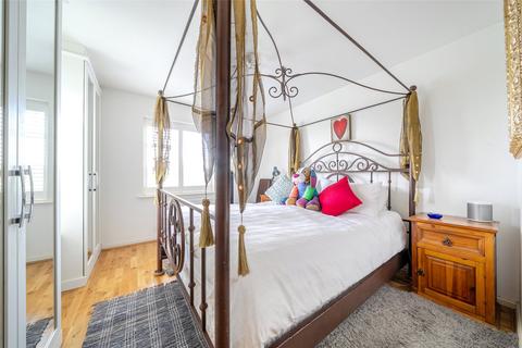 23 Hay Drive, Mitcham, CR4 3GS