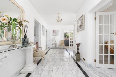 undefined, Chase Road, Southgate, N14