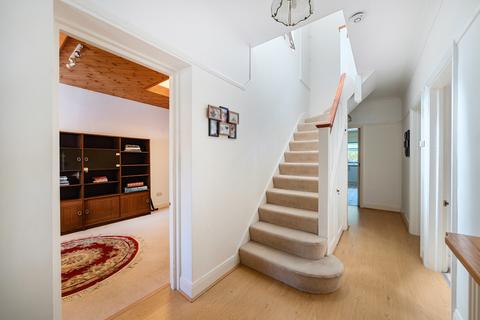 4 bedroom semi-detached house for sale, Forest Side, Worcester Park KT4
