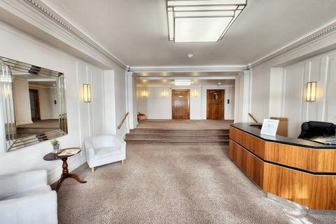 Studio to rent, Hallam Street, Marylebone, London, W1W