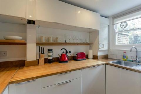 2 bedroom flat to rent, Brixton Road, London SW9