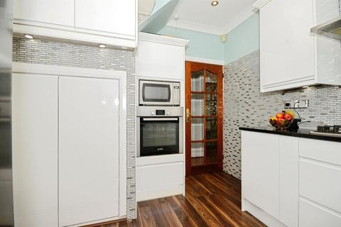 45 Medway Gardens, Wembley, HA0 2RW