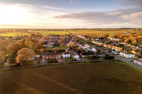 3 bedroom detached house to rent, Chapel Hill, Woodton, Bungay, Norfolk, NR35