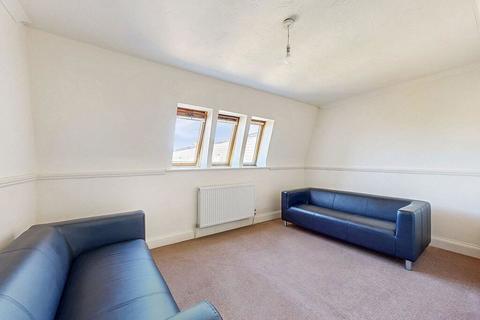 3 bedroom apartment for sale, Stonegrove, Edgware, Middlesex, HA8 7SX