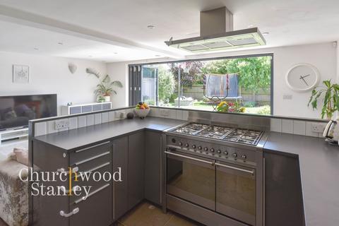28 Cattsfield, Stutton, Ipswich, IP9 2SP