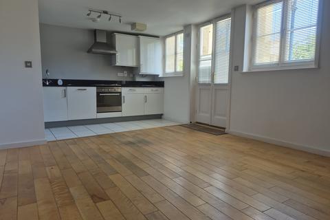 1 bedroom ground floor flat for sale, Flat 9, Victoria Court, The Royal Seabathing, Canterbury Road, Margate, Kent CT9 5NU