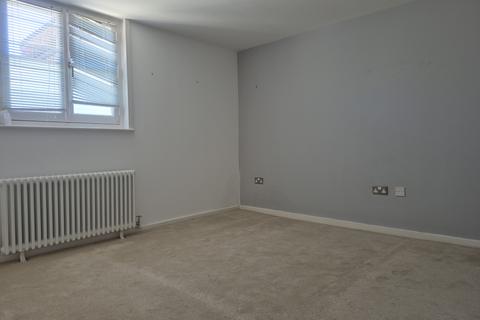 1 bedroom ground floor flat for sale, Flat 9, Victoria Court, The Royal Seabathing, Canterbury Road, Margate, Kent CT9 5NU