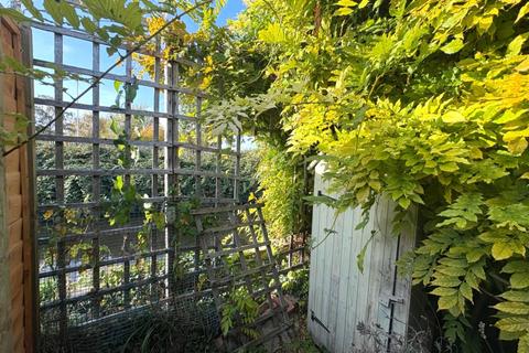 2 bedroom property for sale, Twilley Street, Earlsfield, London, SW18