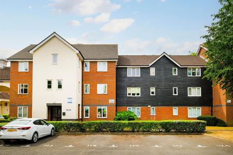 2 bedroom apartment for sale, Mandeville Court, Chingford