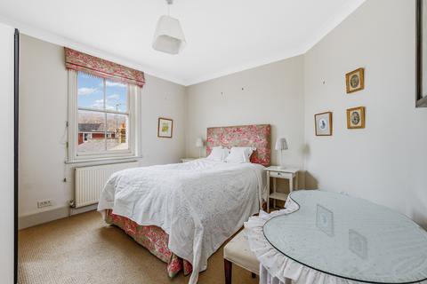 2 bedroom flat for sale, Queen's Club Gardens, London, Greater London, W14