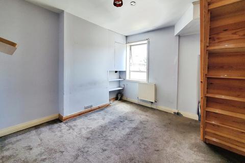 61a Compton Avenue, London, E6 3DR