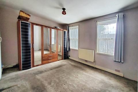 61a Compton Avenue, London, E6 3DR