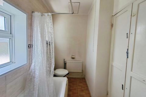 61a Compton Avenue, London, E6 3DR