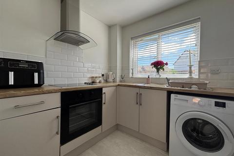 66 Clos Cilsaig, Dafen, Llanelli, SA14 8QU