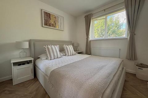 66 Clos Cilsaig, Dafen, Llanelli, SA14 8QU