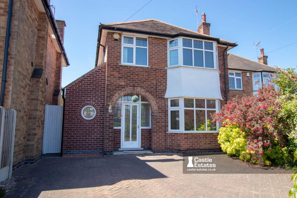 3 bedroom Detached for Sale