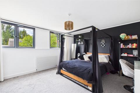 35 Mount Pleasant Close, Lightwater, GU18 5TR