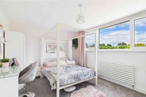 35 Mount Pleasant Close, Lightwater, GU18 5TR