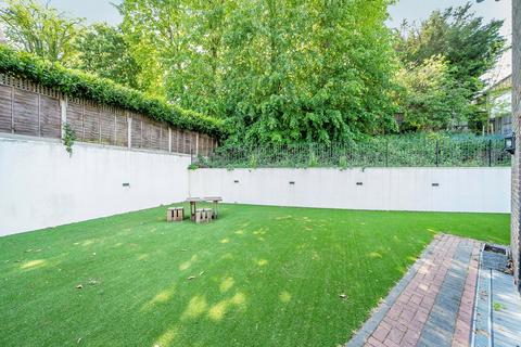6 bedroom detached house for sale, The Vale, Coulsdon CR5