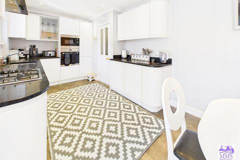 3 bedroom terraced house for sale, Roosevelt Avenue, Chatham