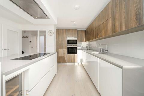 3 bedroom house to rent, Vinery Way, London W6