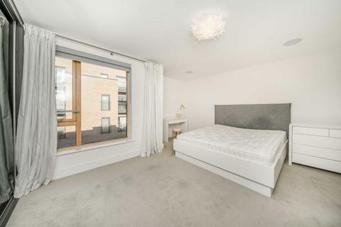 3 bedroom house to rent, Vinery Way, London W6