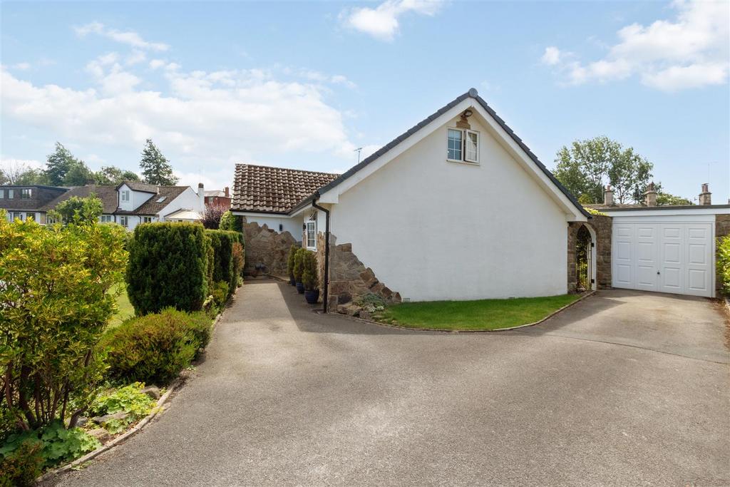 Driveway/garage