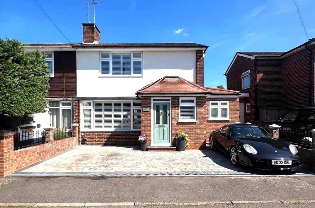 Portland Crescent, Lower Feltham 3 bed semi-detached house for sale - £ ...