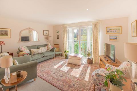 4 bedroom terraced house for sale, Sir Bernard Lovell Road, Malmesbury, SN16