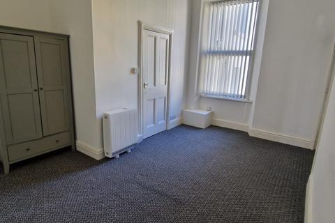 1 bedroom apartment to rent, 53 Connaught Avenue Flat 4