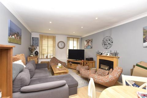 2 bedroom terraced house to rent, Baden House, BATH BA1