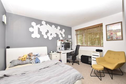 2 bedroom terraced house to rent, Baden House, BATH BA1