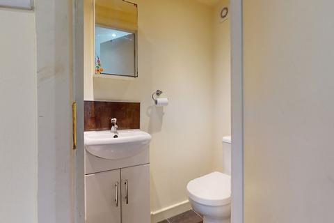 Studio to rent, Cranhurst Road