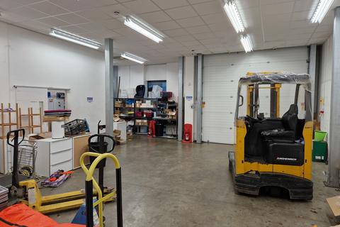 Warehouse to rent, Summerleys Rd Princes Risborough HP27 9LE