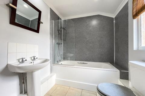 2 bedroom end of terrace house for sale, Christchurch Road, Gravesend, Kent, DA12