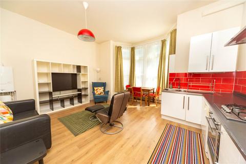 1 bedroom apartment to rent, Hickman Road, Penarth, CF64