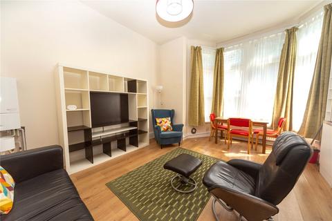 1 bedroom apartment to rent, Hickman Road, Penarth, CF64