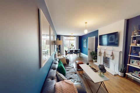 5 bedroom detached house for sale, Stradbroke Grove, Buckhurst Hill, IG9