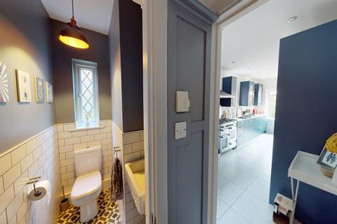 5 bedroom detached house for sale, Stradbroke Grove, Buckhurst Hill, IG9