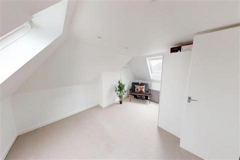5 bedroom detached house for sale, Stradbroke Grove, Buckhurst Hill, IG9