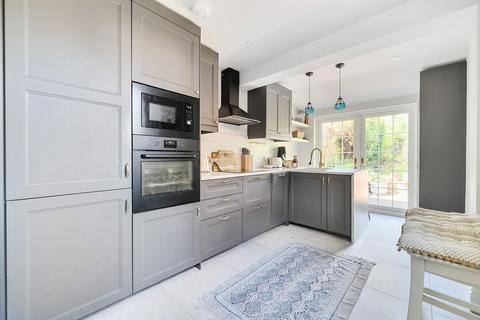 4 bedroom semi-detached house for sale, Waverley Road, Berkshire RG30