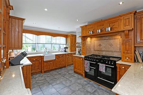 11 Carr Gate Drive, Carr Gate, Wakefield, WF2 0QS