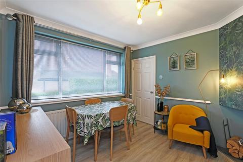 11 Carr Gate Drive, Carr Gate, Wakefield, WF2 0QS