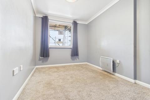 2 bedroom flat to rent, Crown Heights, Alencon Link, Basingstoke, RG21