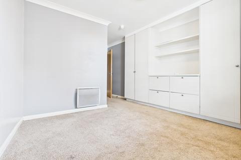 2 bedroom flat to rent, Crown Heights, Alencon Link, Basingstoke, RG21