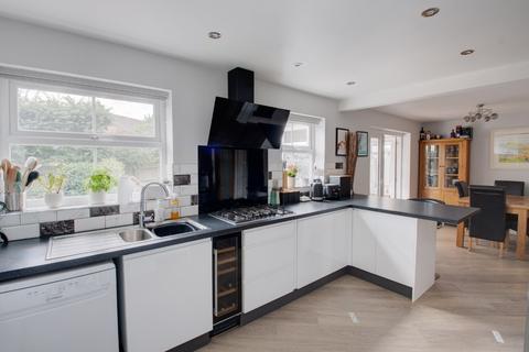 25 Briar Close, Lickey End, Bromsgrove, B60 1GE